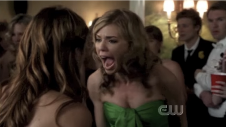 Two girls yelling at each other in "90210"