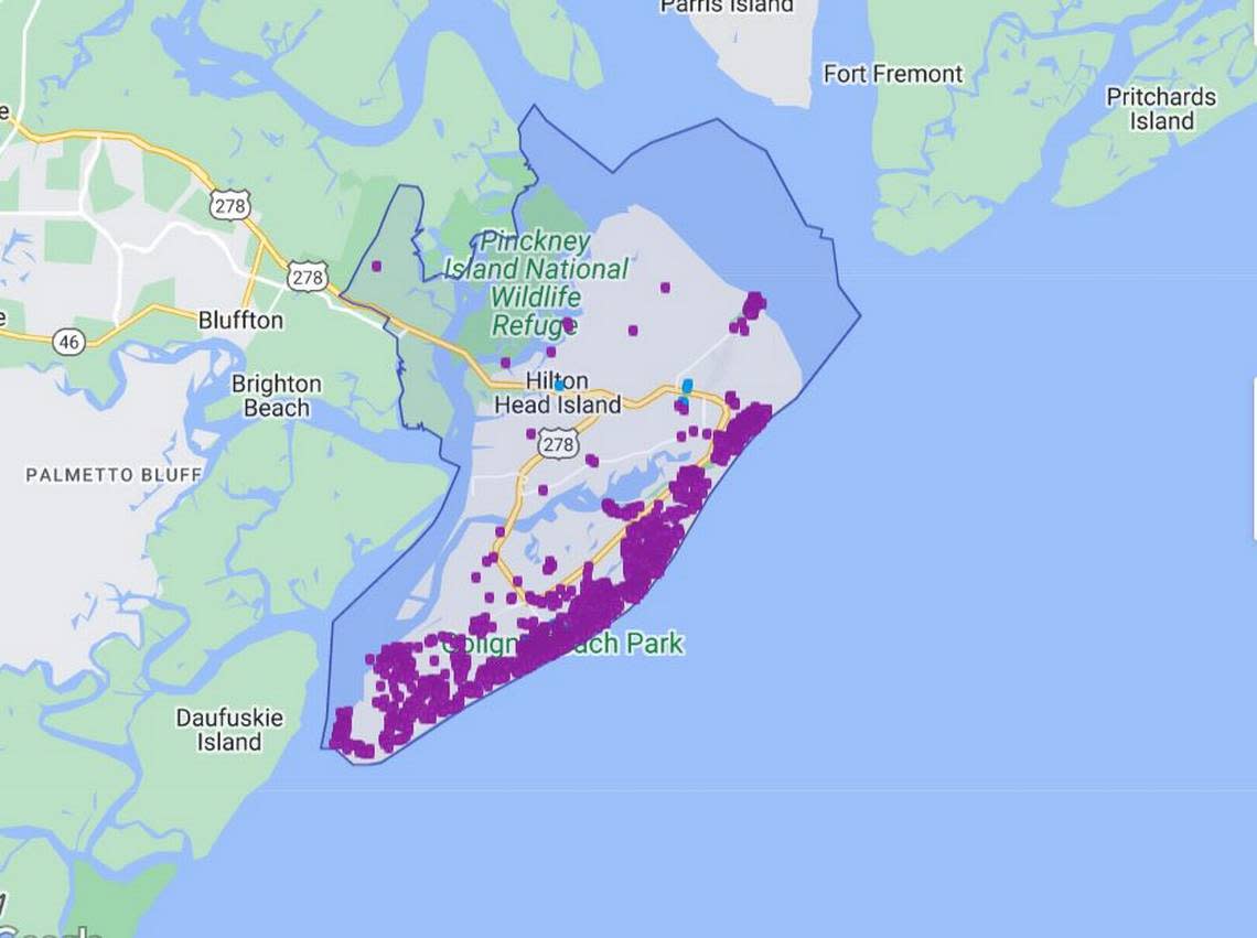 A map displaying the locations of short-term rentals on Hilton Head Island, indicated by purple markers, as of September 2022. Many of the rentals are concentrated near the water in areas that could see the first impacts of Hurricane Ian. The map is limited to displaying 2,000 rentals simultaneously according to AirDNA, but over 7,000 are active on Hilton Head Island.