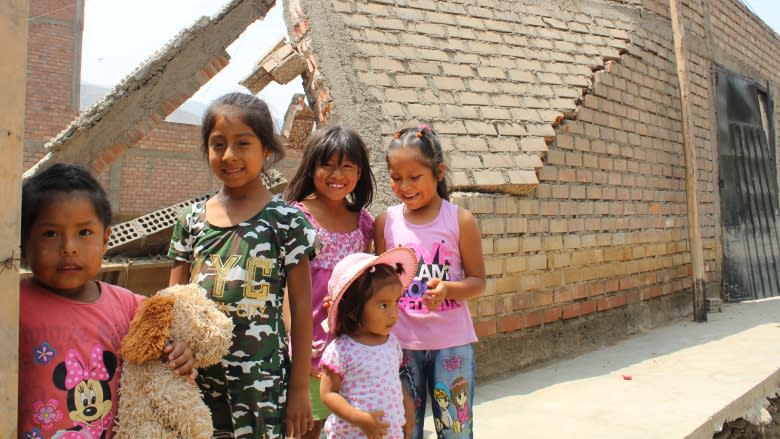 Homeless Peru flood victims pose a growing problem