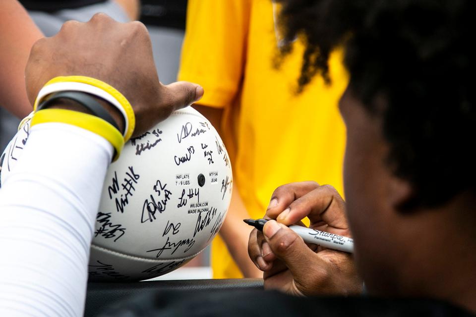 Social media reacts to the Iowa Hawkeyes’ 2022 Kids’ Day at Kinnick