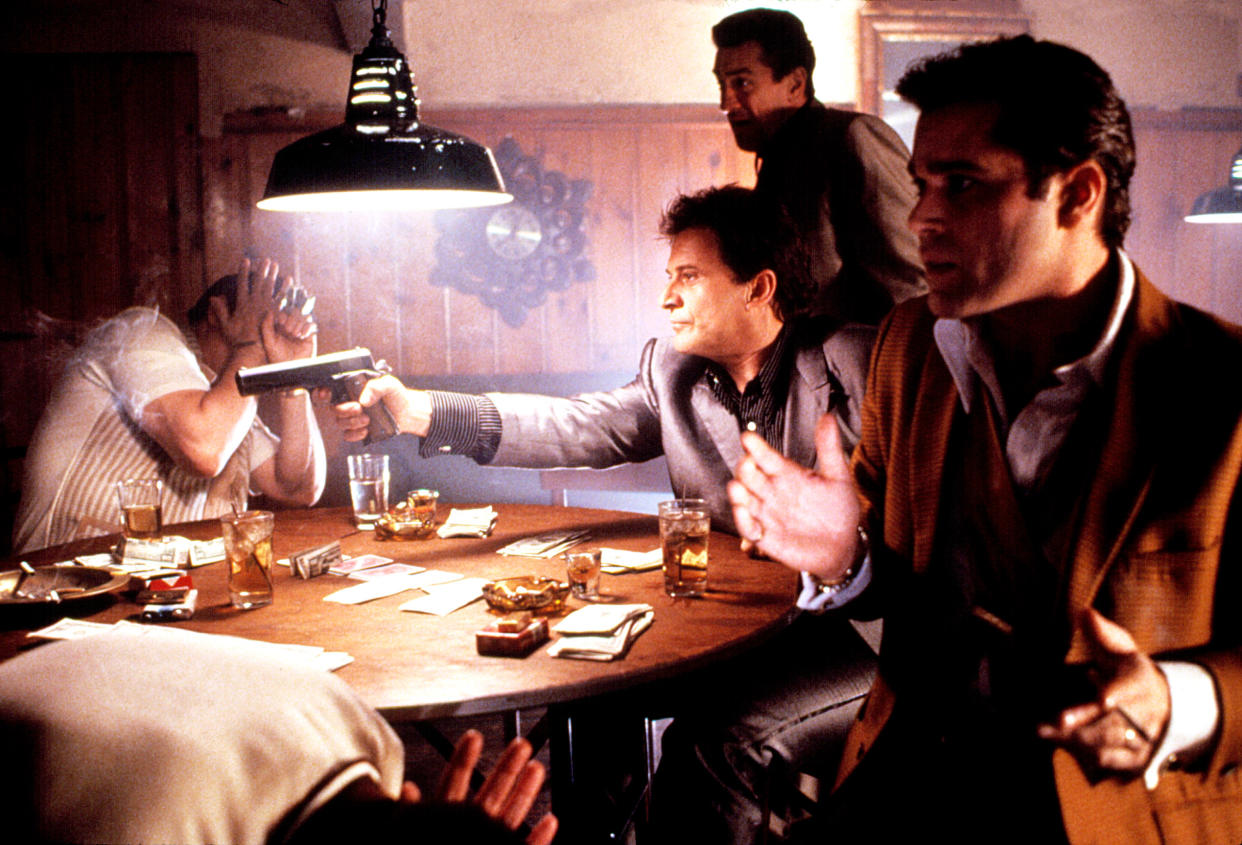 GOODFELLAS, Joe Pesci, Robert De Niro, Ray Liotta, 1990 (Everett Collection)