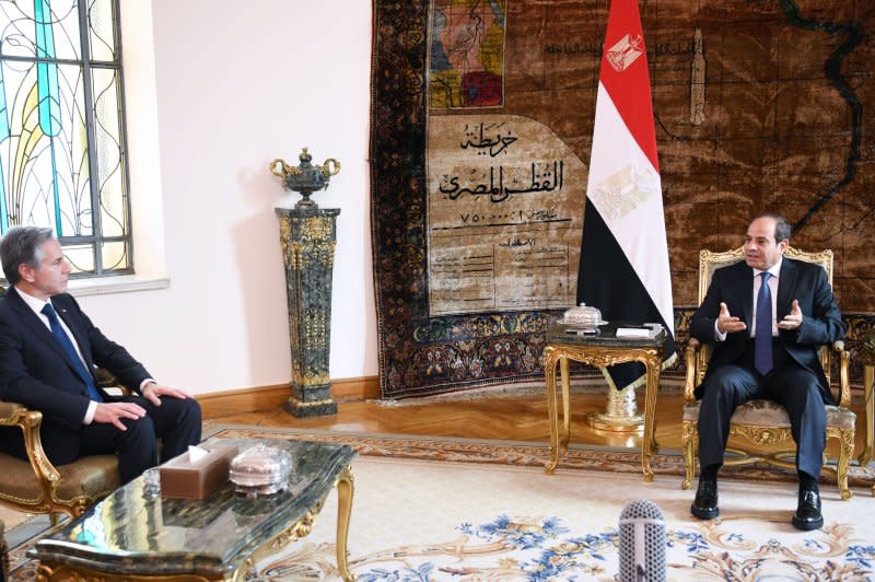 Egyptian President Abdul Fattah al-Sisi (R) meets with the U.S. Secretary of State Antony Blinken (L) at the presidential palace in Cairo on Sunday. Following the meeting, Blinken said he will head back to Israel on Monday to continue efforts to stop the potential spread of the Israeli-Hamas conflict. Photo by Egyptian Presidency/EPA-EFE