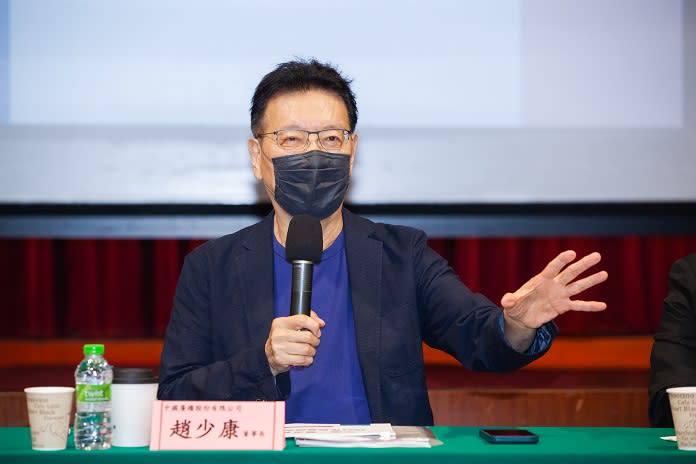 中廣董事長趙少康公布最新民調，國民黨的蔣萬安在台北市長選戰當中保持領先，但張善政則是落後給鄭運鵬。(趙少康提供)