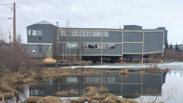 No permanent home in sight for Yellowknife visitors' centre