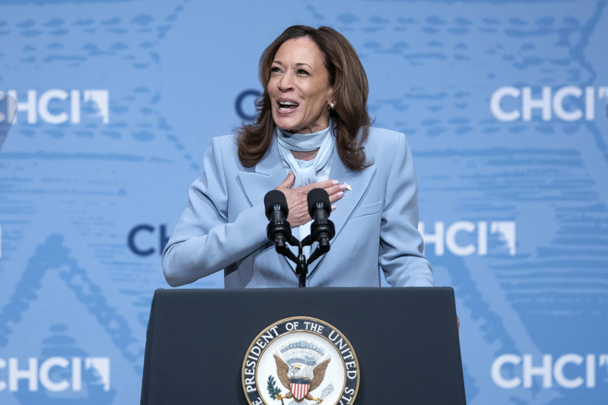 Harris hopes to turn the war in Ukraine into a winning point in the battle with Trump for the votes of Polish Americans