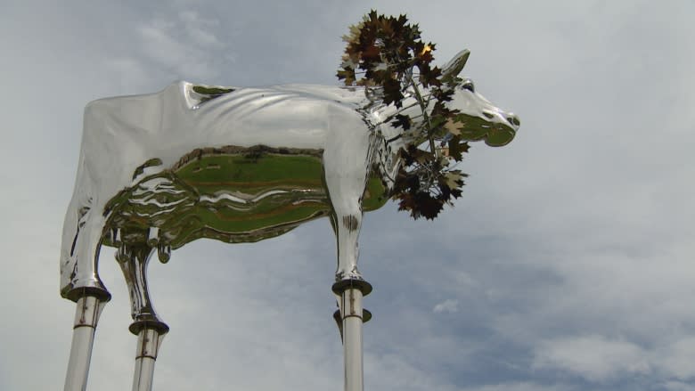 Markham councillors vote to move controversial cow sculpture