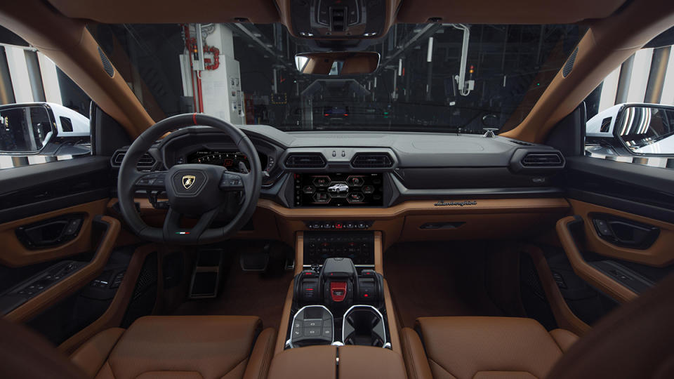 Inside the Lamborghini Urus SE