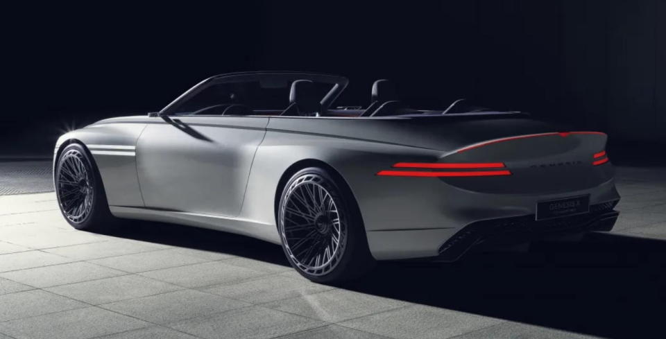 圖／Genesis X Convertible Concept電動敞篷概念車採以長車頭、短車尾的長軸距呈現，後保桿下方的空氣分流器也充滿侵略感。