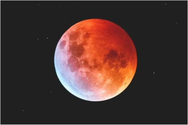 Eclipse total: la luna se tiñó de rojo y los usuarios compartieron  increíbles fotos en las redes sociales