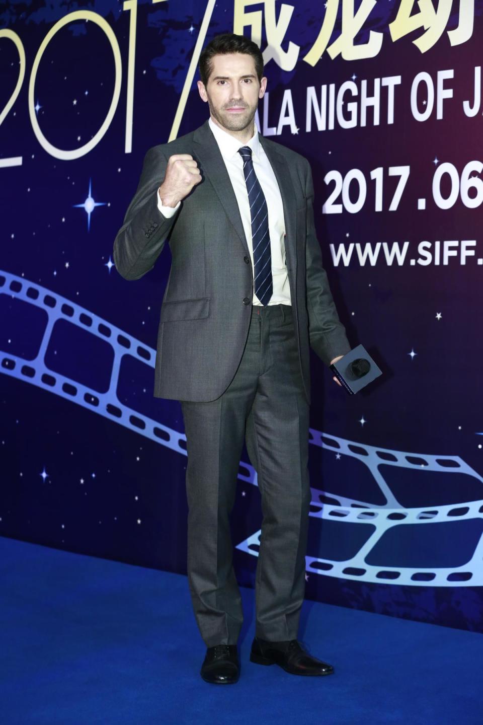 斯科特阿金斯獲最佳動作男演員，他曾演過《浴血任務》。