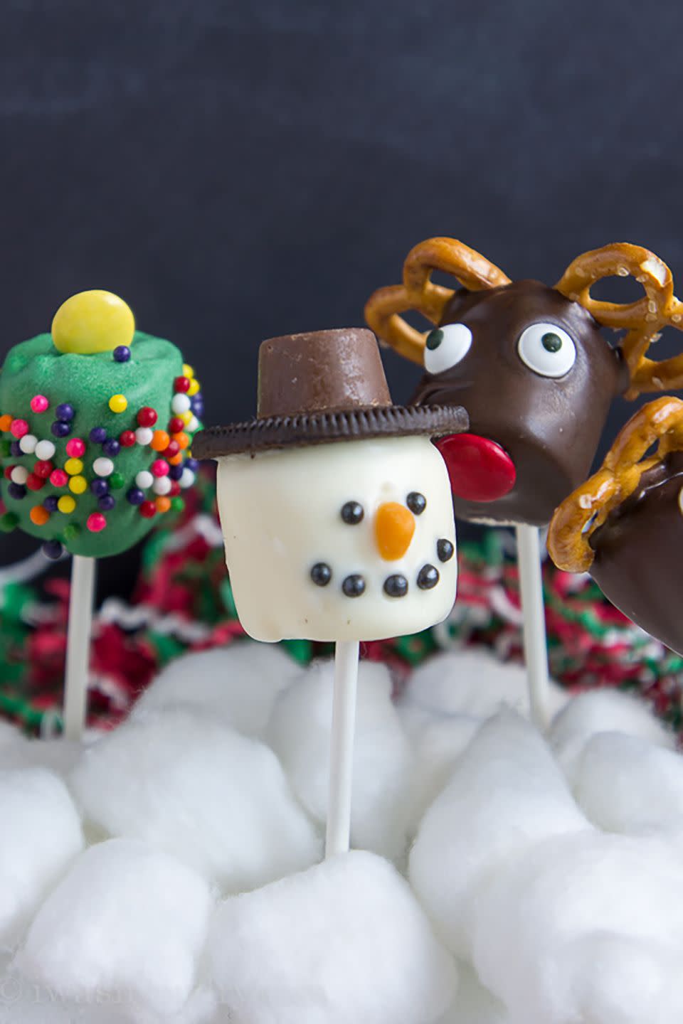 Christmas Marshmallow Pops