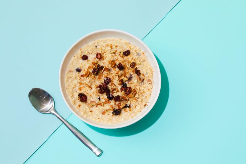 Instant Oatmeal with Cranberries and Pecans