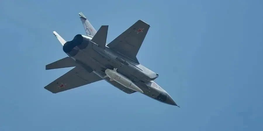 MiG-31 fighters can carry nuclear-capable hypersonic Kinzhal missiles