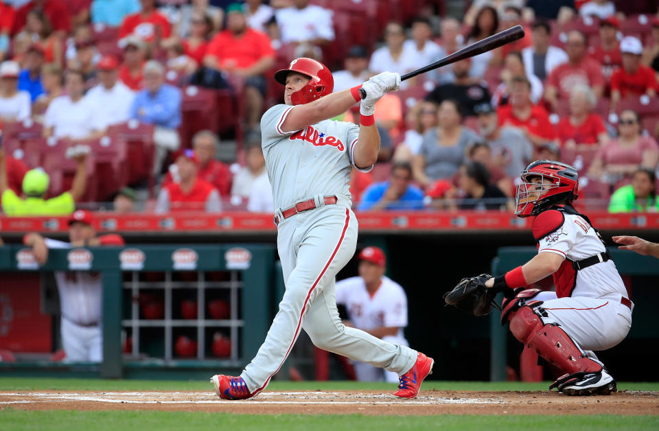 CINCINNATI, OH – JULY 26: Rhys Hoskins #17 of the Philadelphia Phillies hits a home run in the first inning against the Cincinnati Reds at Great American Ball Park on July 26, 2018 in Cincinnati, Ohio. (Photo by Andy Lyons/Getty Images)