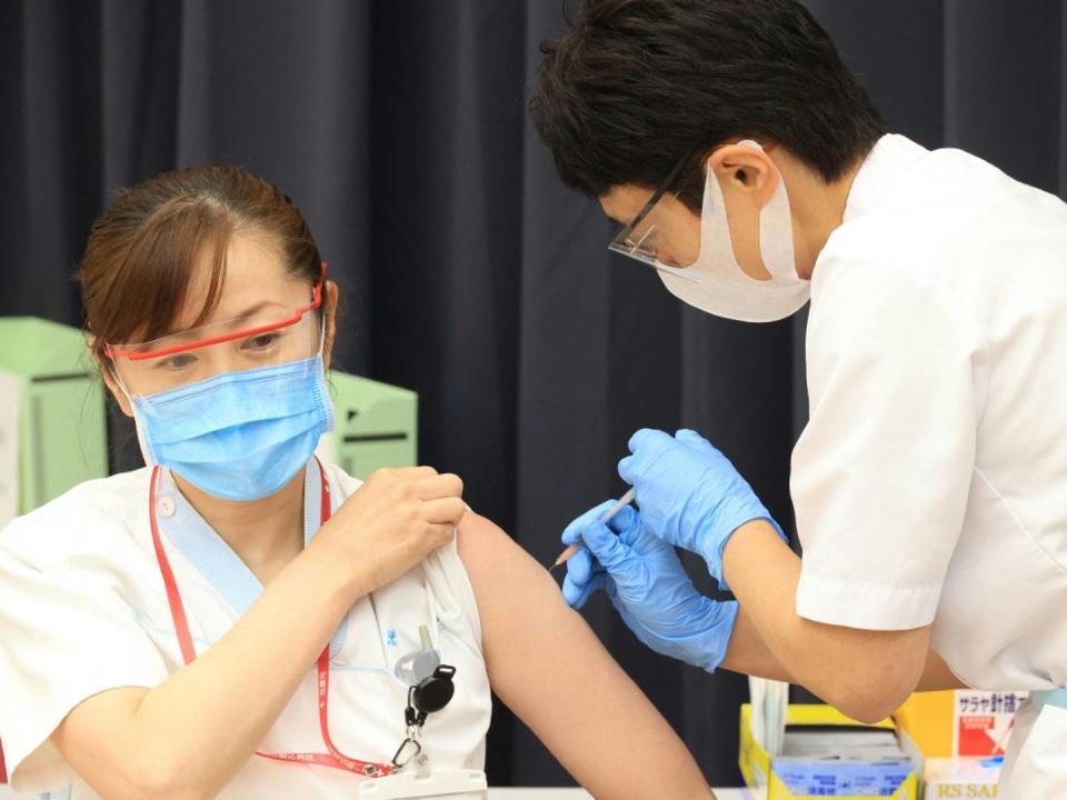 Medien: Japan will Olympia-Teilnehmer vor Bevölkerung impfen