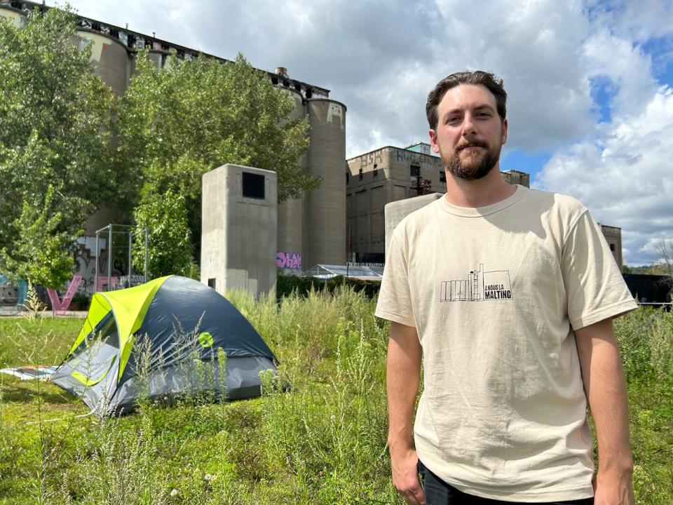 David Grant-Poitras is a member of the collective À nous la Malting. He has spent the last few nights camping outside the site and raising awareness around the gentrification of the Saint-Henri neighbourhood. 