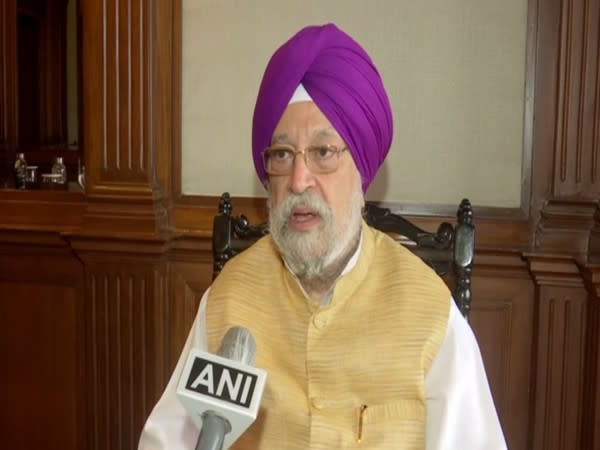 Union Minister for Petroleum and Natural Gas Hardeep Singh Puri in Kolkata (Photo/ANI)