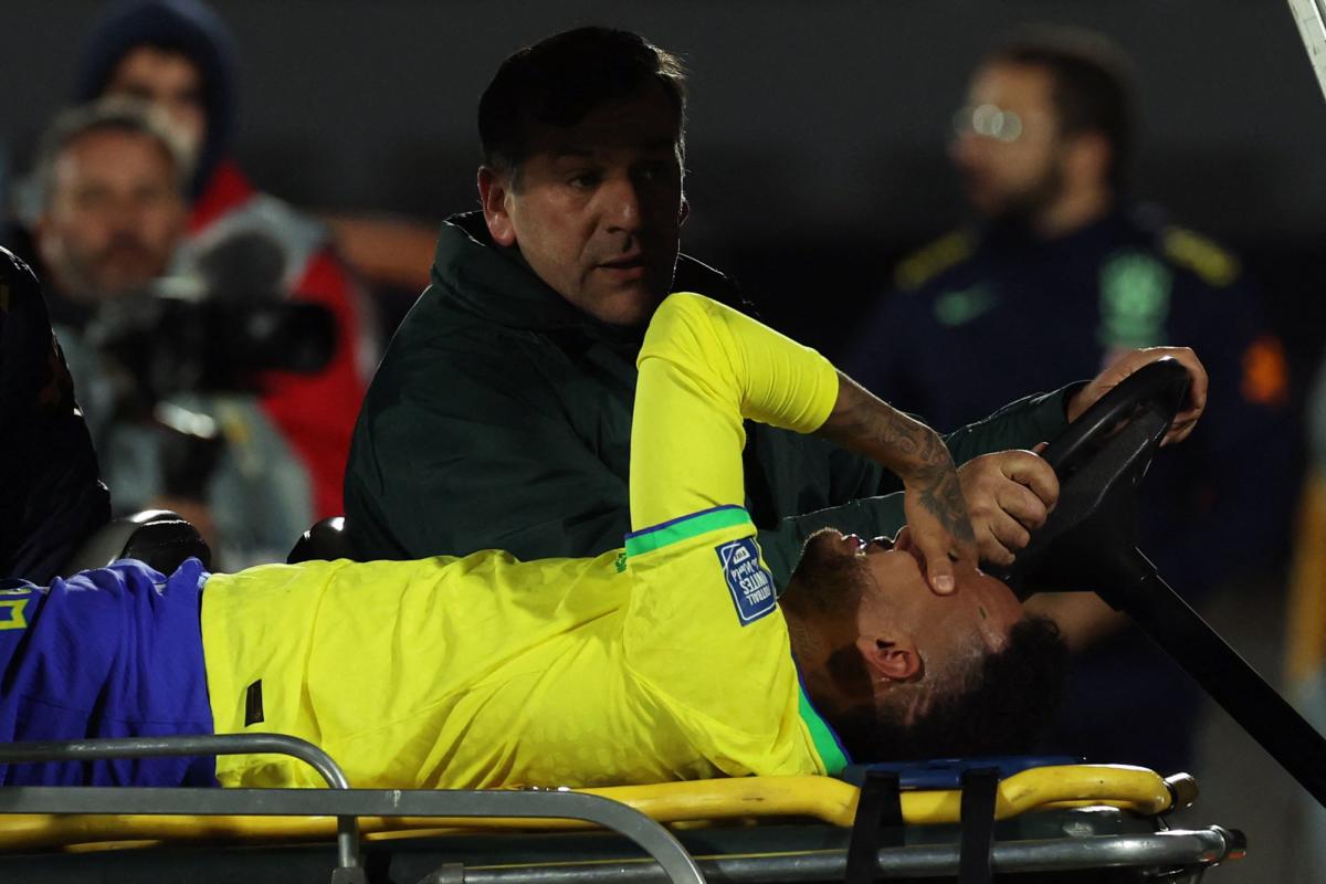 Neymar volvió a sufrir una lesión y salió llorando de la cancha ante ...