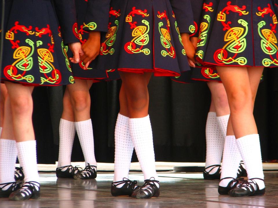 irish step dancers