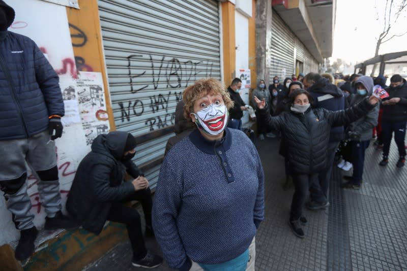 FILE PHOTO: Outbreak of the coronavirus disease (COVID-19) in Santiago