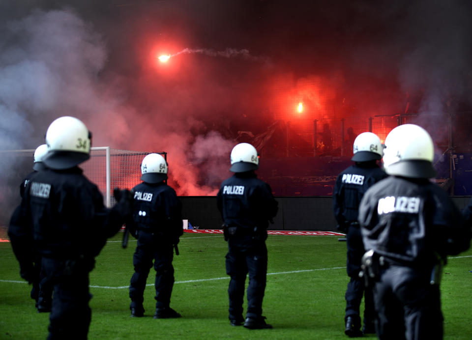 Pyro-Wahnsinn beim HSV-Abstieg