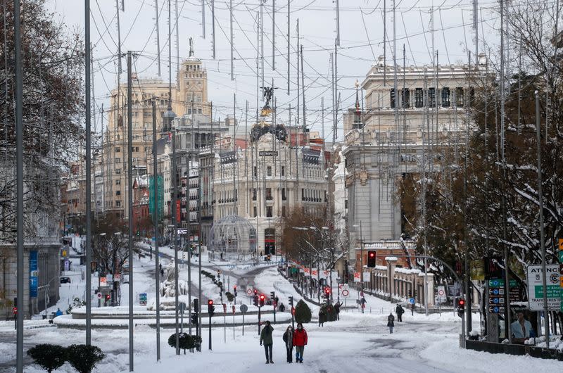 Heavy snowfall in Madrid