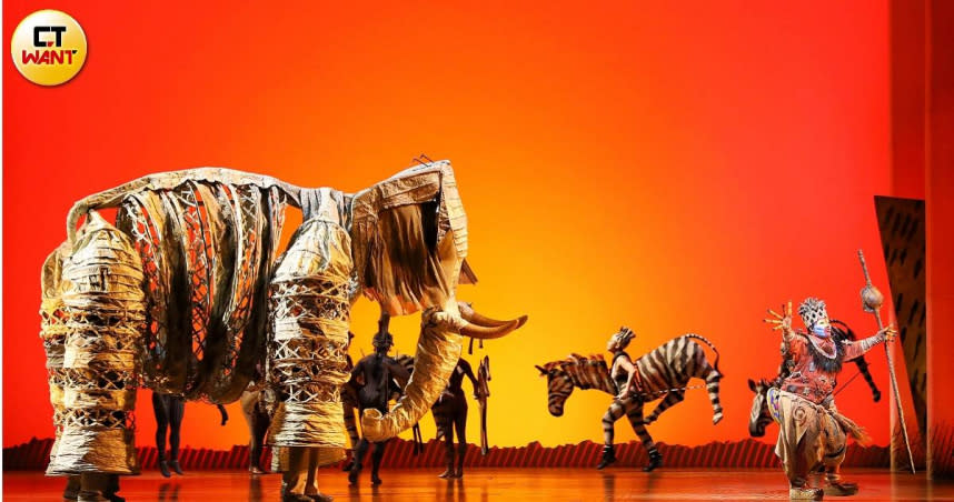 三度來台的百老匯音樂劇《獅子王》，記者會上演員們帶來經典曲目演出，展現非洲大草原滿滿的生命力。（圖／侯世駿攝）