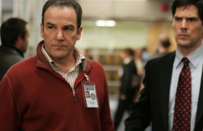 <p>L’acteur Mandy Patinkin, qui jouait Gideon, a quitté la série au bout de 2 saisons. Pourtant, la fiction policière s’est rapidement remise de son absence.</p><p>D’ailleurs, la saison 12 d’<i>Esprits criminels </i>a commencé le 28 septembre dernier aux États-Unis.</p><p><b>Copyright : CBS</b><br></p>