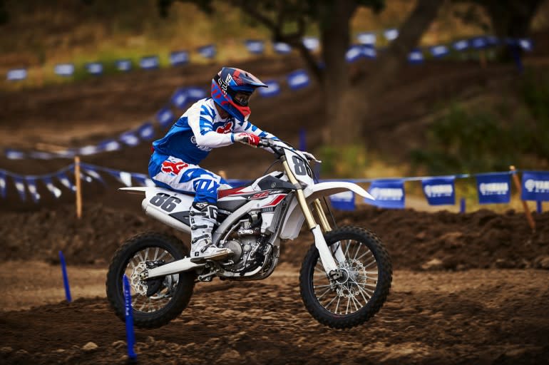 17OFFRD_YZ450F_RD_A4_0008_1