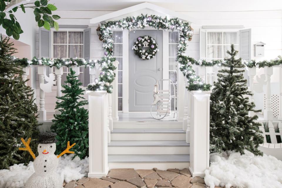 The Best Christmas Door Decorations to Impress the Neighborhood