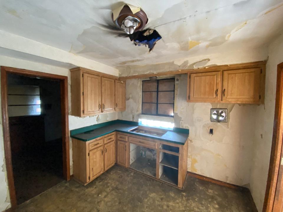 empty kitchen at detroit land bank authority