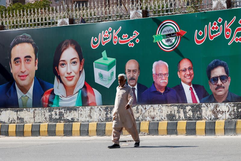 FILE PHOTO: What's next in Pakistan election deadlock