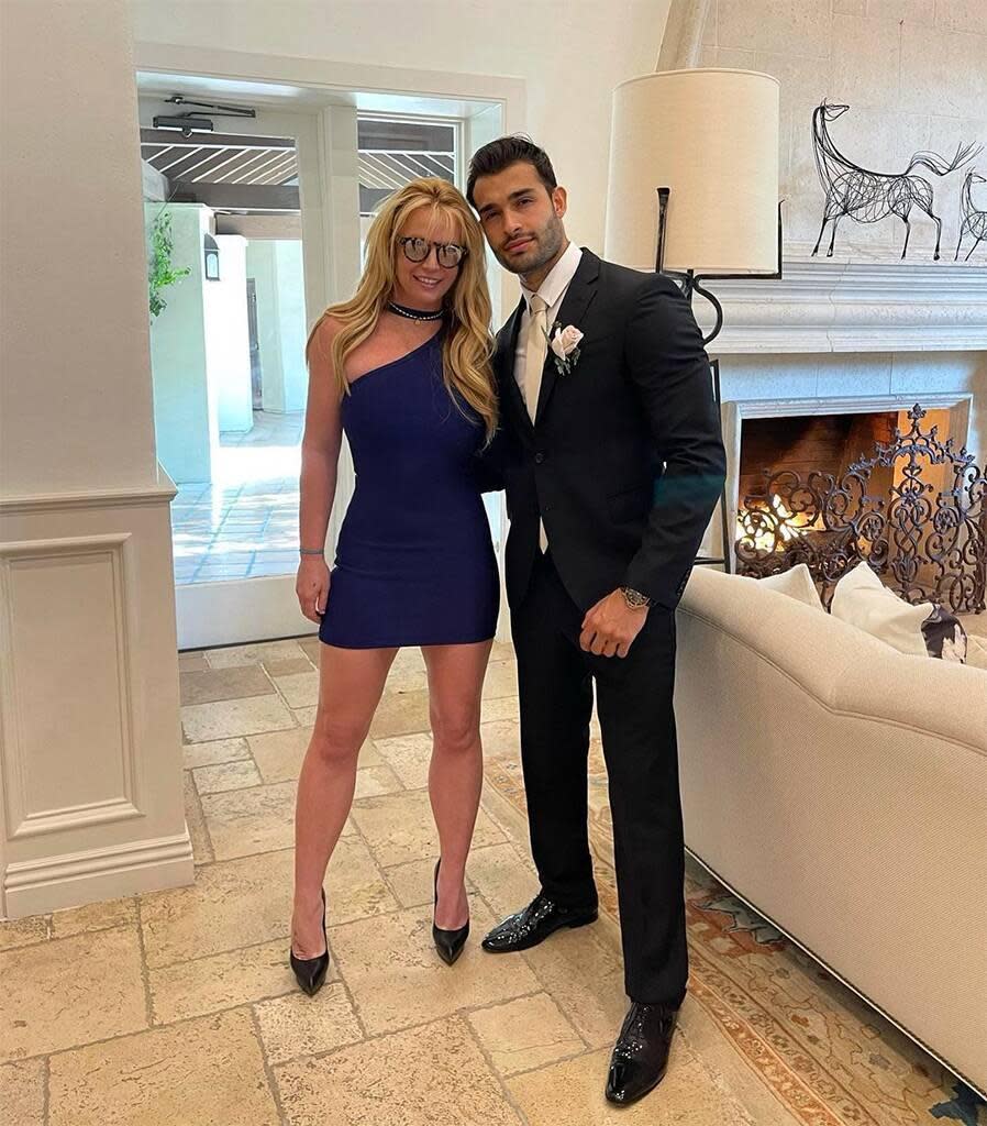 Britney Spears Sam Asghari are engaged