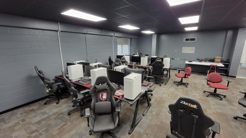 A look inside the esports lab at Wes-Del High School.