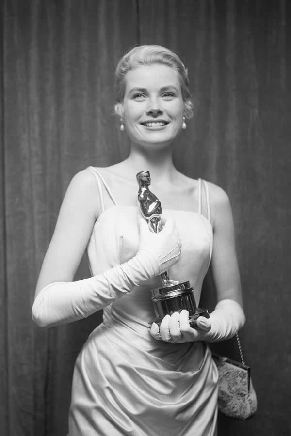 Grace Kelly in Edith Head