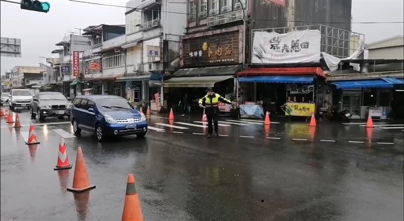 宜蘭警方疏導上國道5號的北返車潮。（圖／翻攝畫面）