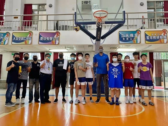 「雙B」在我「嘉」Basketball x Bilingual　學子雙重學習體驗