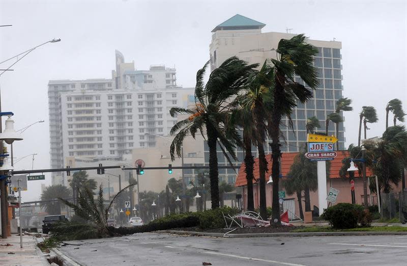 Destrucción en Daytona Beach, Fl. causada por el paso del huracán Matthew. Foto: EFE