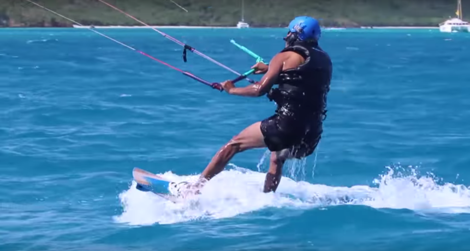 Barack Obama kitesurfing