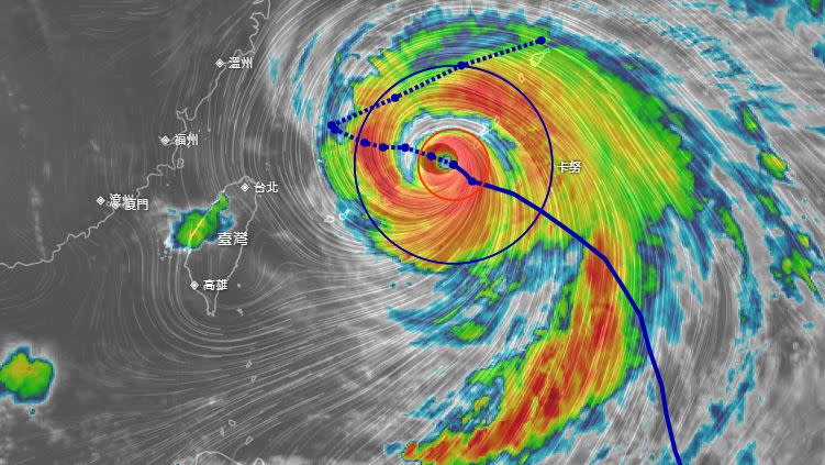 卡努颱風逼近台灣，外圍環流帶來水氣。（圖／翻攝自NCDR天氣與氣候監測網）