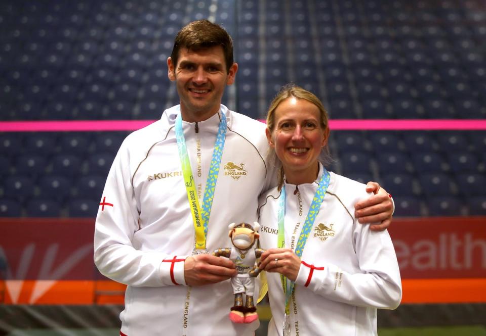 England’s Alison Waters (right) and Adrian Waller with their Commonwealth Games silver medals in the squash mixed doubles at Birmingham 2022 (Simon Marper/PA) (PA Wire)