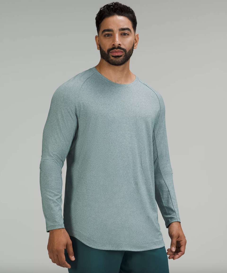 <p><a href="https://go.redirectingat.com?id=74968X1596630&url=https%3A%2F%2Fshop.lululemon.com%2Fp%2Fmen-ls-tops%2FDrysense-Long-Sleeve-MD%2F_%2Fprod9090681&sref=https%3A%2F%2Fwww.esquire.com%2Fstyle%2Fmens-fashion%2Fg43966219%2Flululemon-memorial-day-sale-2023%2F" rel="nofollow noopener" target="_blank" data-ylk="slk:Shop Now;elm:context_link;itc:0;sec:content-canvas" class="link ">Shop Now</a></p><p>Drysense Training Long Sleeve Shirt</p><p>$69.00</p><p>lululemon.com</p><span class="copyright">Lululemon</span>