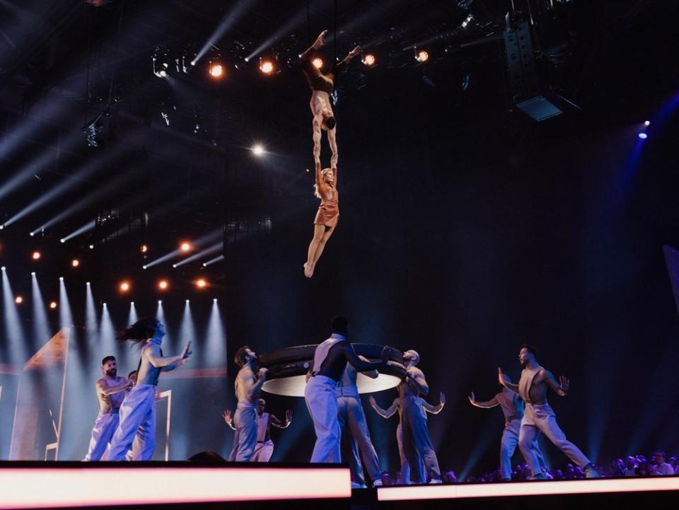 "Die Helene Fischer Show": Die Akrobatik darf auch diesmal nicht fehlen.  (Bild: ZDF / Sandra Ludewig)