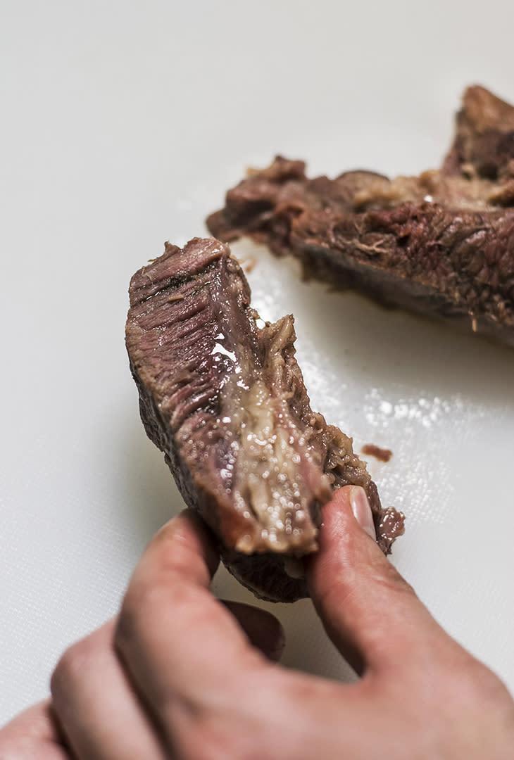 「秘密武器」是牛面肉，因為筋位多，需要慢煮最少12小時，令筋位變腍，而肉質不會變嚡。