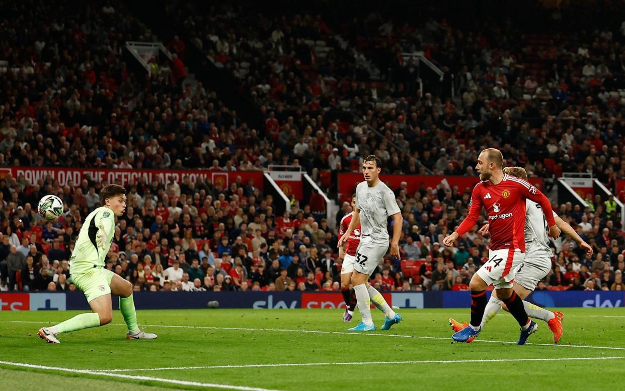 Christian Eriksen scores Man Utd's sixth