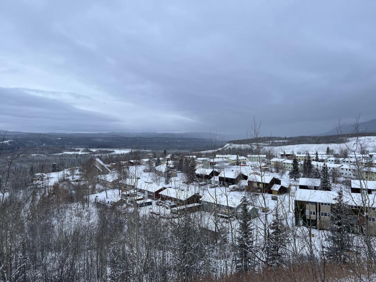 The town of Faro, Yukon, in October 2022. Resident Rory Patrick McGivern was given an 8-month sentence last week for illegally buying and then selling back a pistol to a man accused of a fatal 2021 shooting in the community. (Paul Tukker/CBC - image credit)
