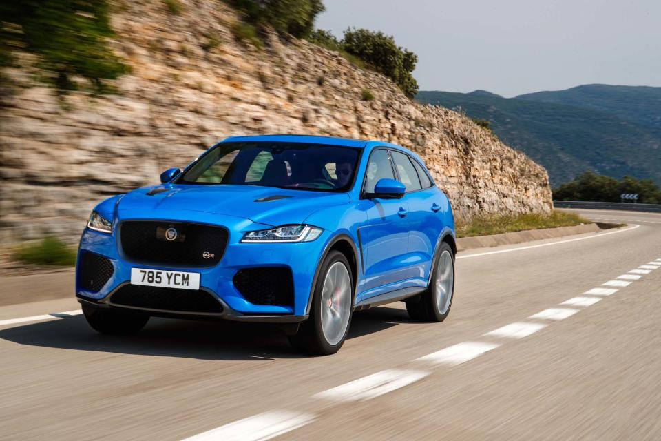 Jaguar F-Pace SVR。