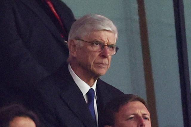 Arteta reveals reason behind giant new Wenger picture at Arsenal's