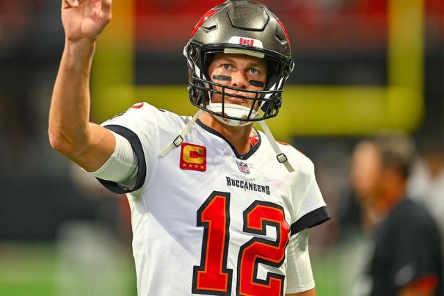 Tom Brady announces return to Bucs after short retirement