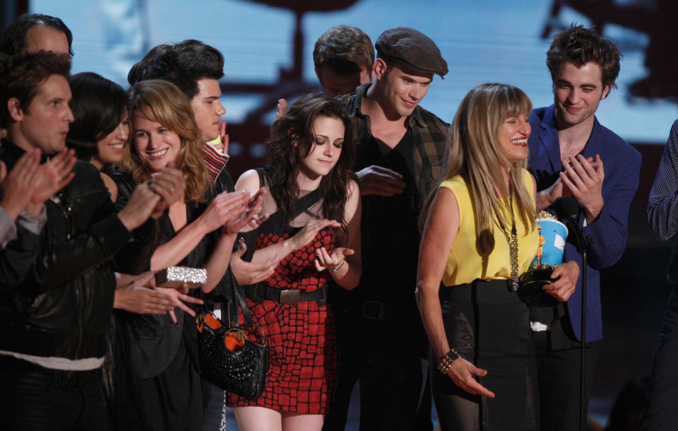 Catherine Hardwicke with the <em>Twilight</em> cast